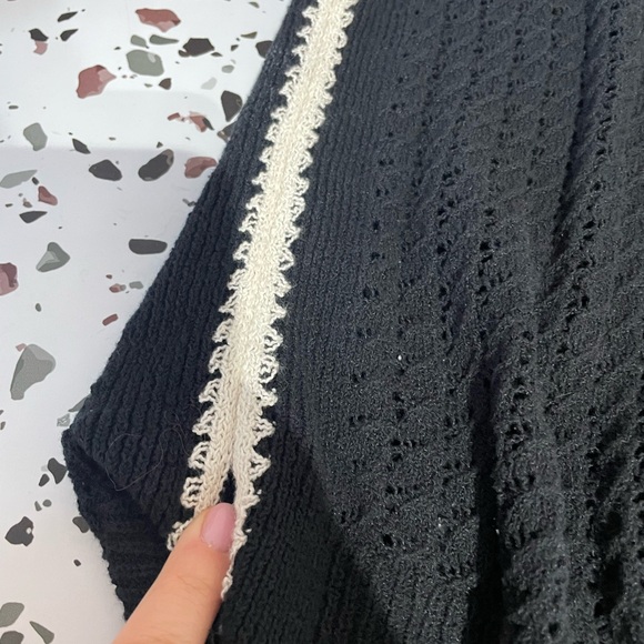 Black Sleeveless Crochet Top - Picture 8 of 9